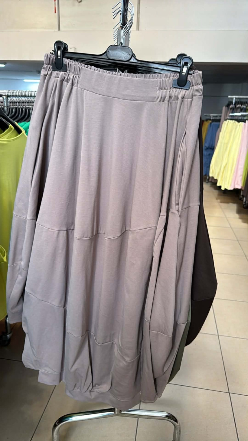 Italia nr.9 - Spódnica jednokolorowa bombka - 26060 - fango