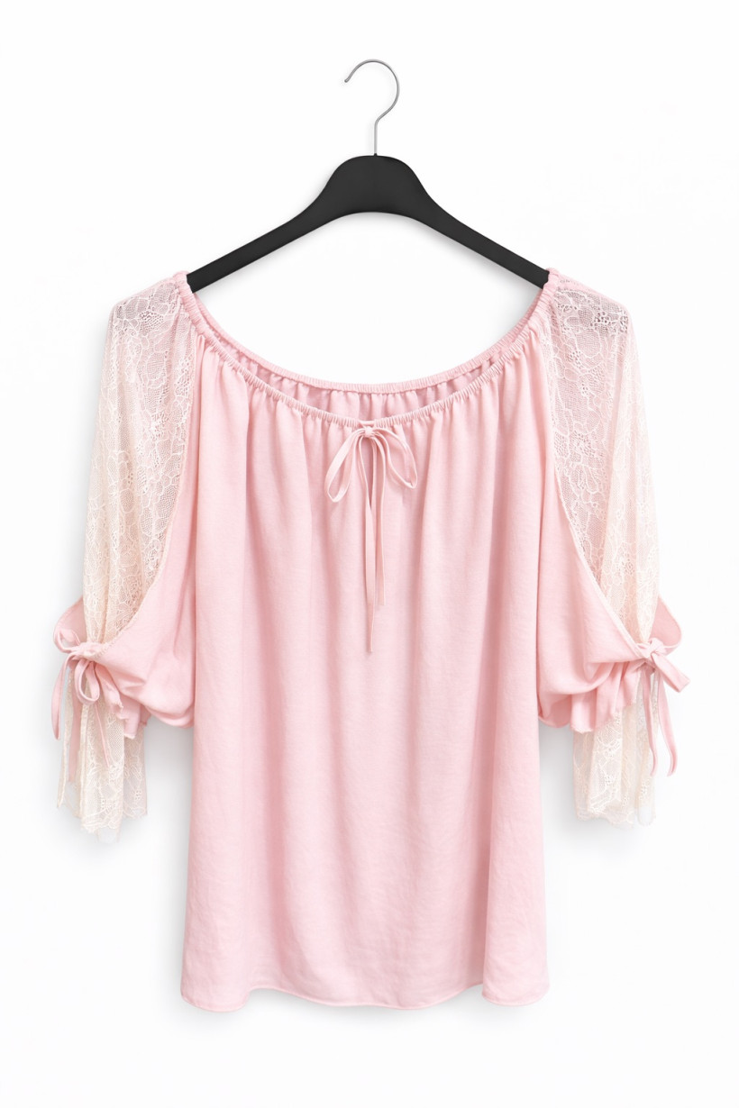 Bluzka z koronką różowa 