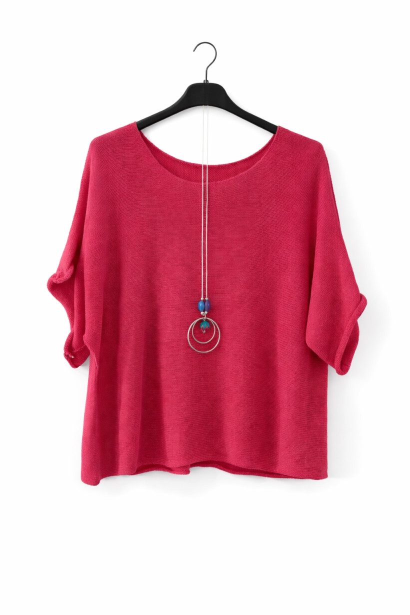 Sweterek z łańcuszkiem malinowy