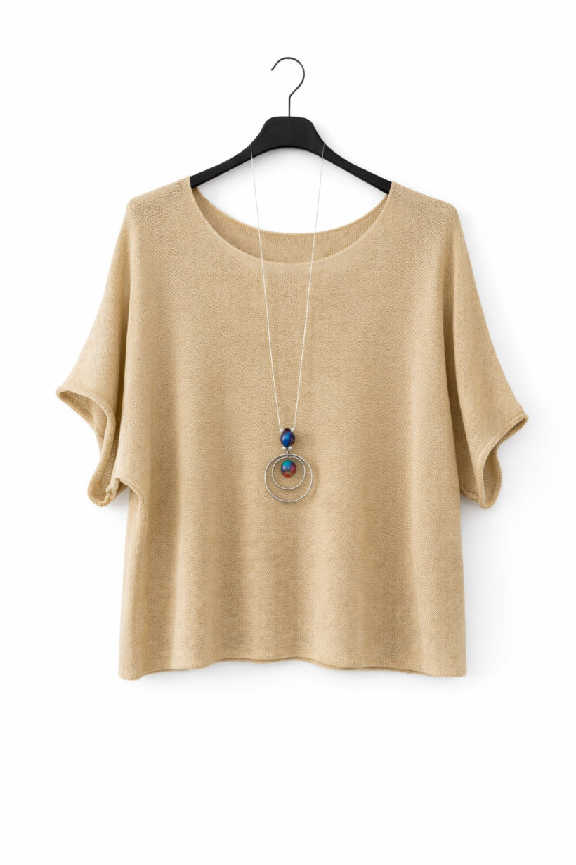 Sweterek z łańcuszkiem beżowy