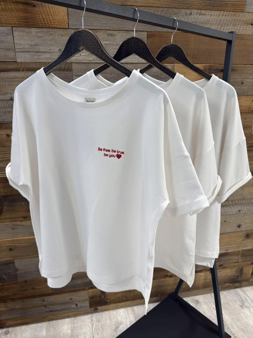 By o la la..! t-shirt be free...