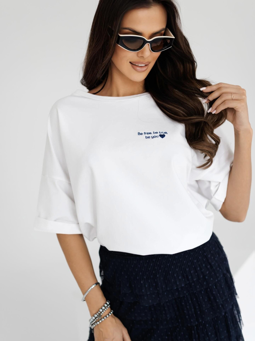 By o la la..! t-shirt be free...