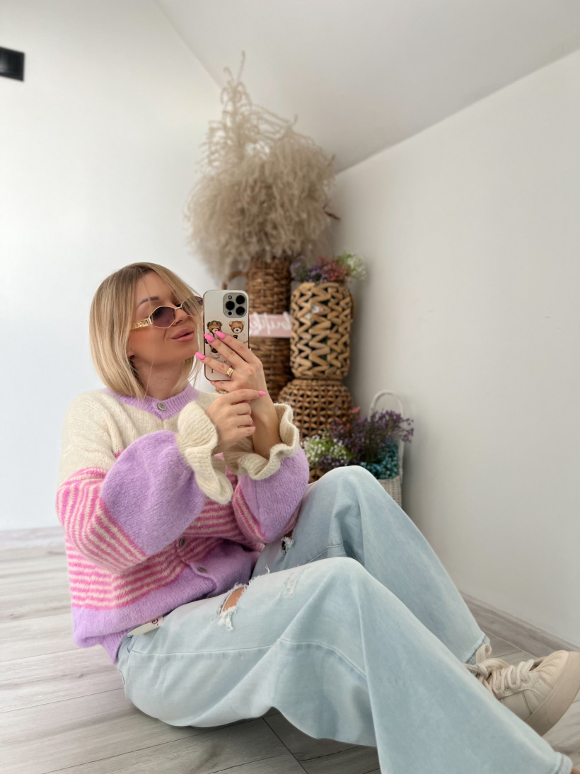 Sweterek paski guzik rękaw z falbanką