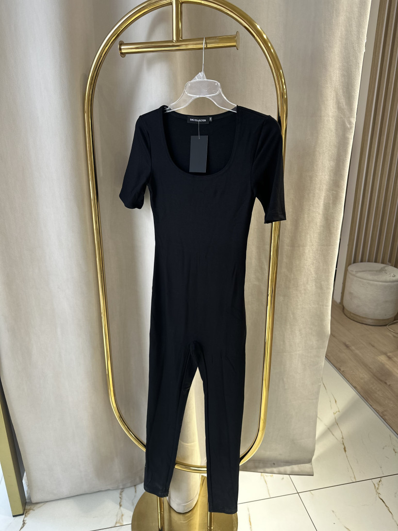 EM KOMBINEZON NA KRÓTKI RĘKAW CZARNY KLASYCZNY