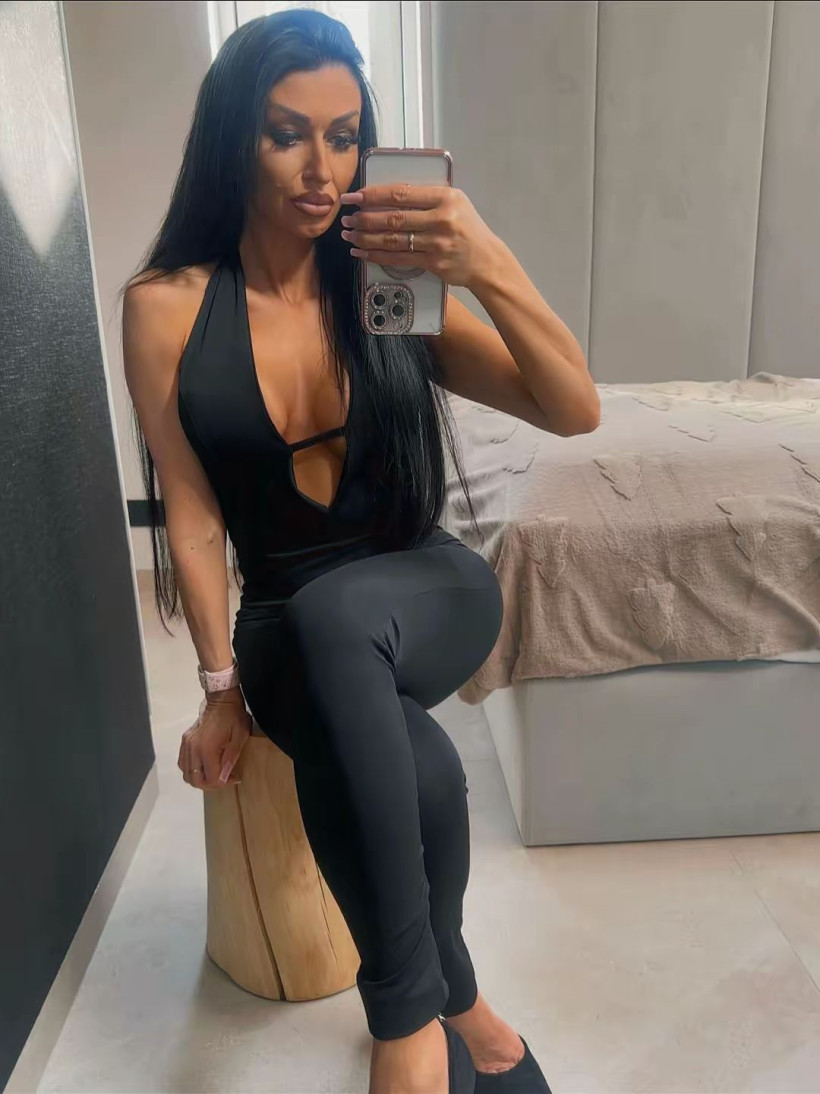 Czarny kombinezon długi