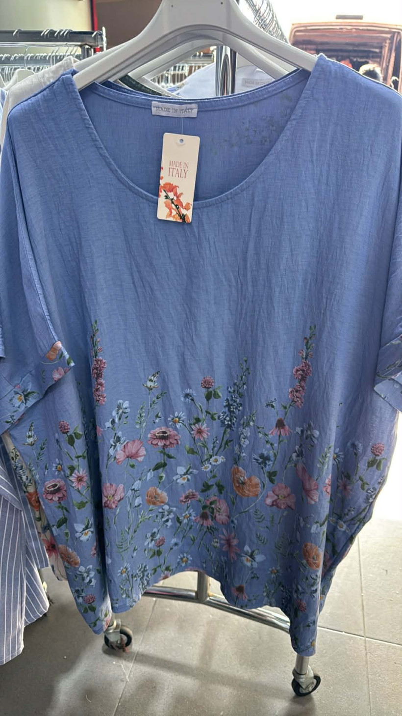 Italia nr 10 - Bluzka jednokolorowa, kwiaty - 9553 - jeansowe