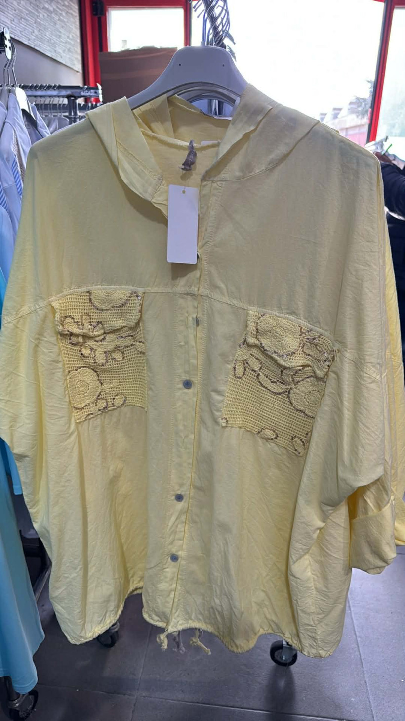 Italia nr 10 - Narzutka/Koszula jednokolorowa, ażurowe kieszonki - 5205 - żółta