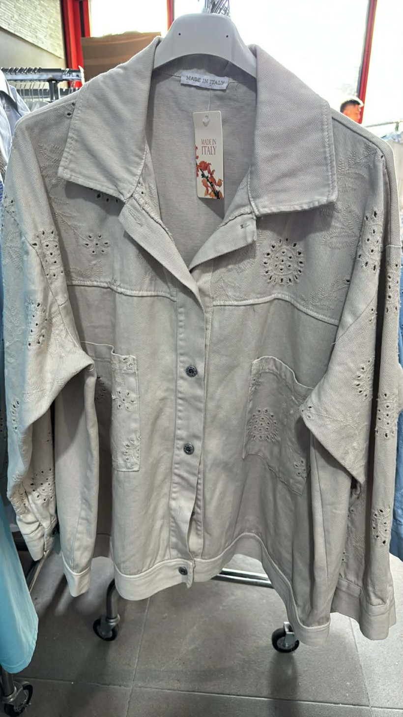 Italia nr 10 - Katana jednokolorowa, ażurowe ozdoby - 5108 - beż