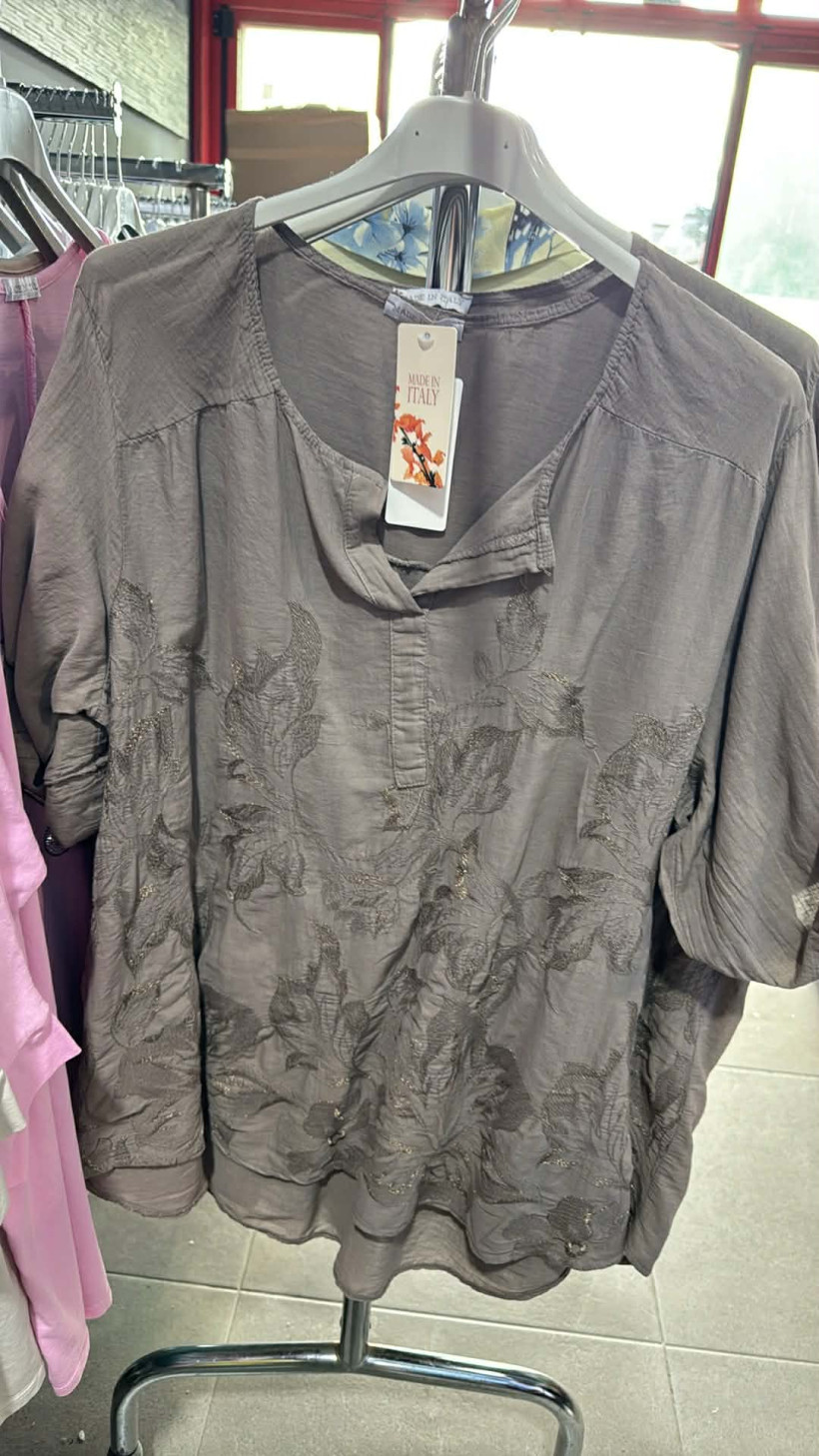 Italia nr 10 - Koszula jednokolorowa, wyszywane kwiaty - 5219 - fango