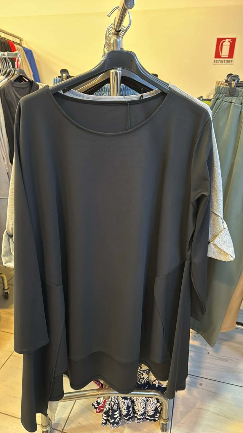 Italia nr.10 - Tunika jednokolorowa, zakładana - 1838 - czarna