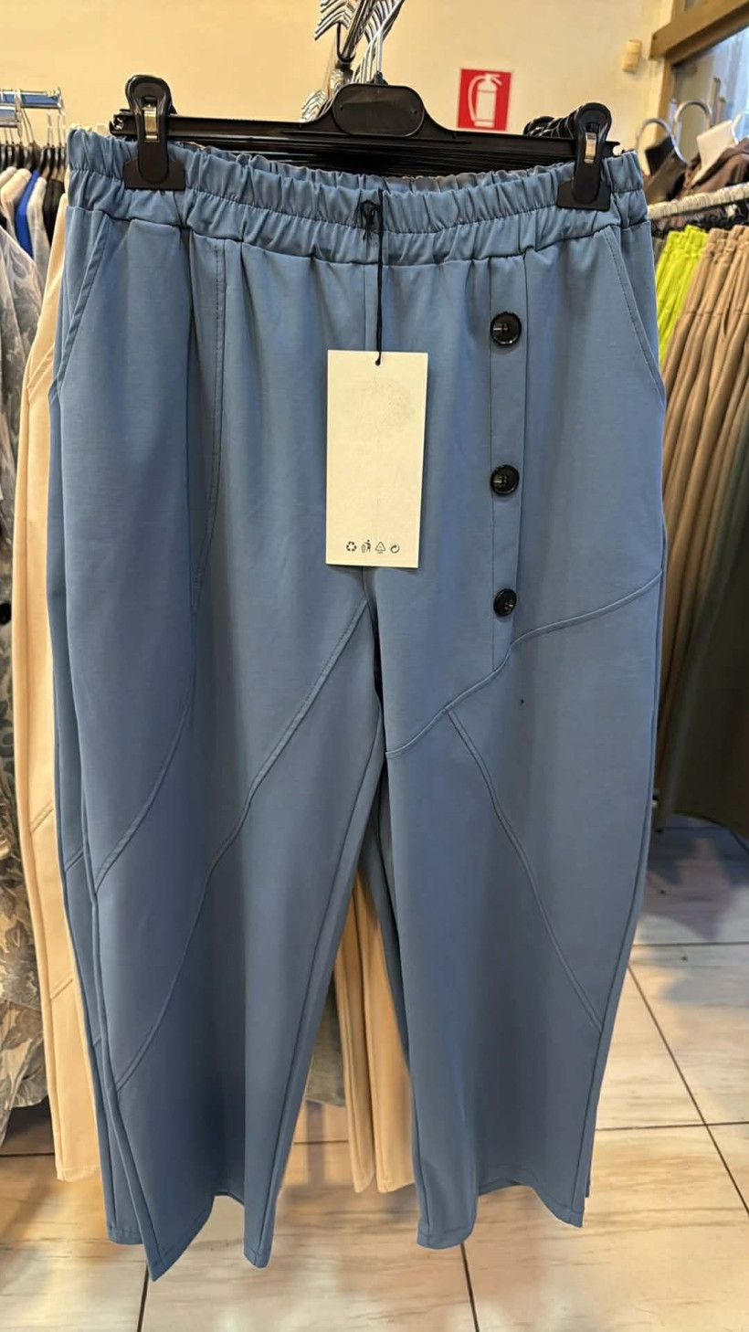 Italia nr.10 - Spodnie jednokolorowe przeszywane, ozdobne guziki - 3137 - jeans 