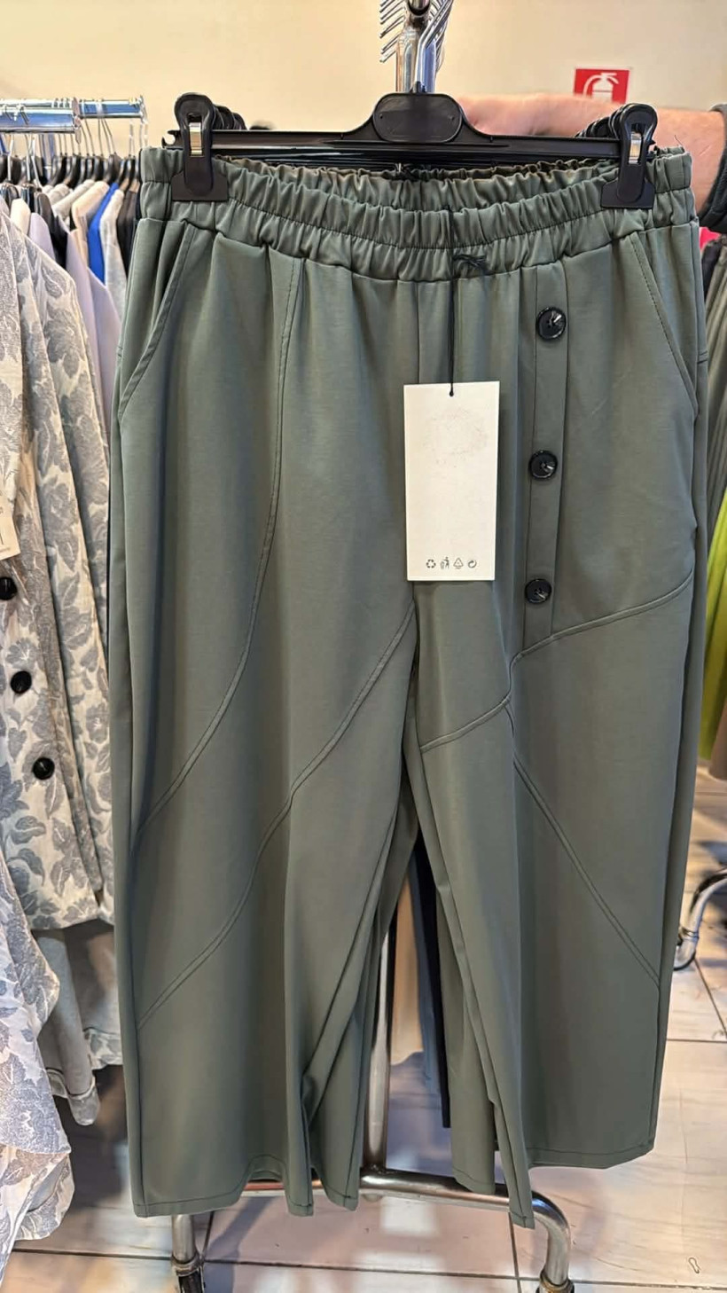 Italia nr.10 - Spodnie jednokolorowe przeszywane, ozdobne guziki - 3137 - khaki  