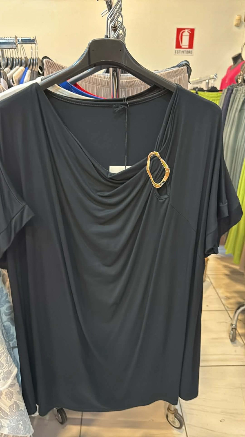 Italia nr.10 - Tunika jednokolorowa z klamrą - 1823 - czarna   