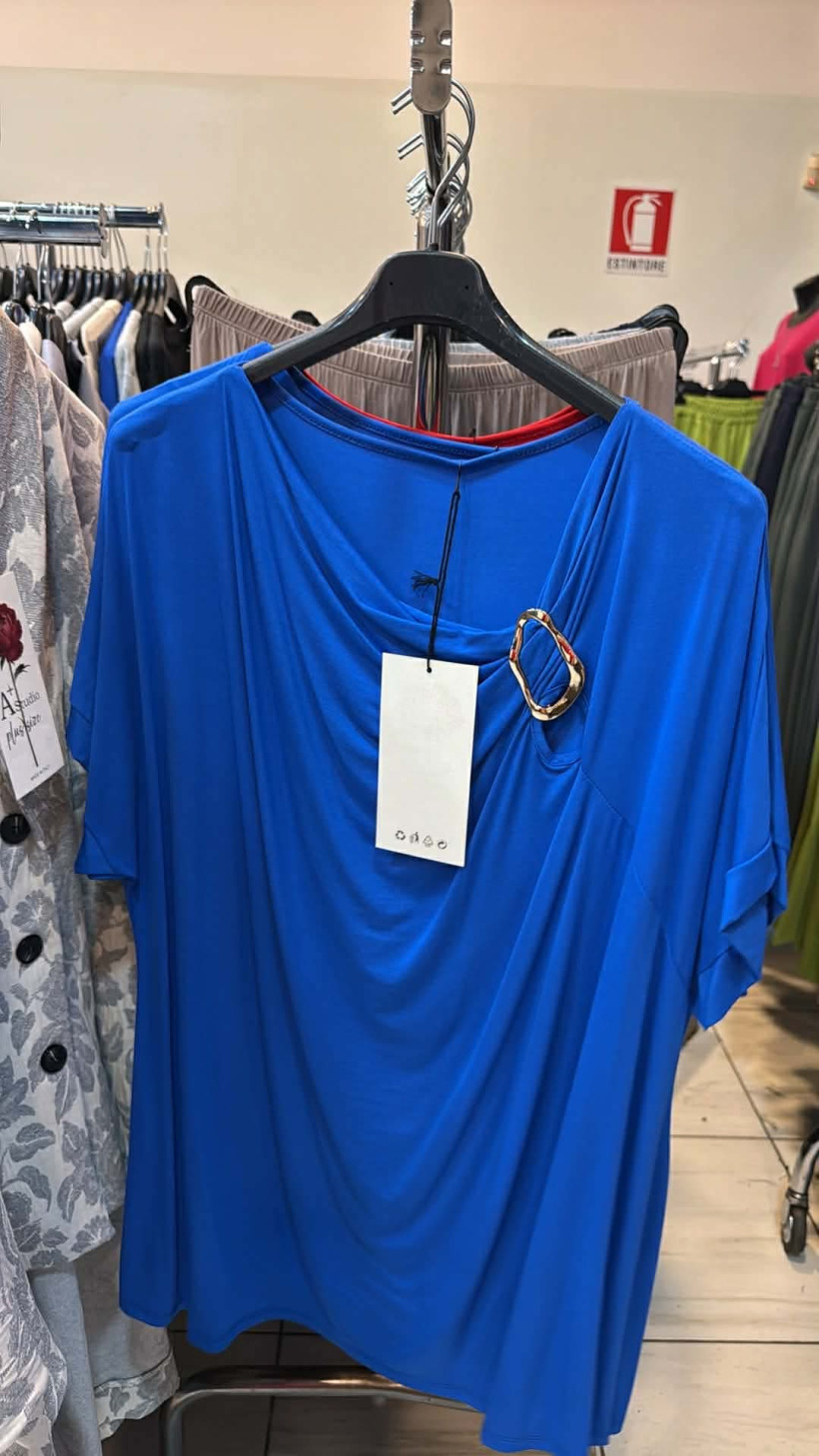 Italia nr.10 - Tunika jednokolorowa z klamrą - 1823 - chaber