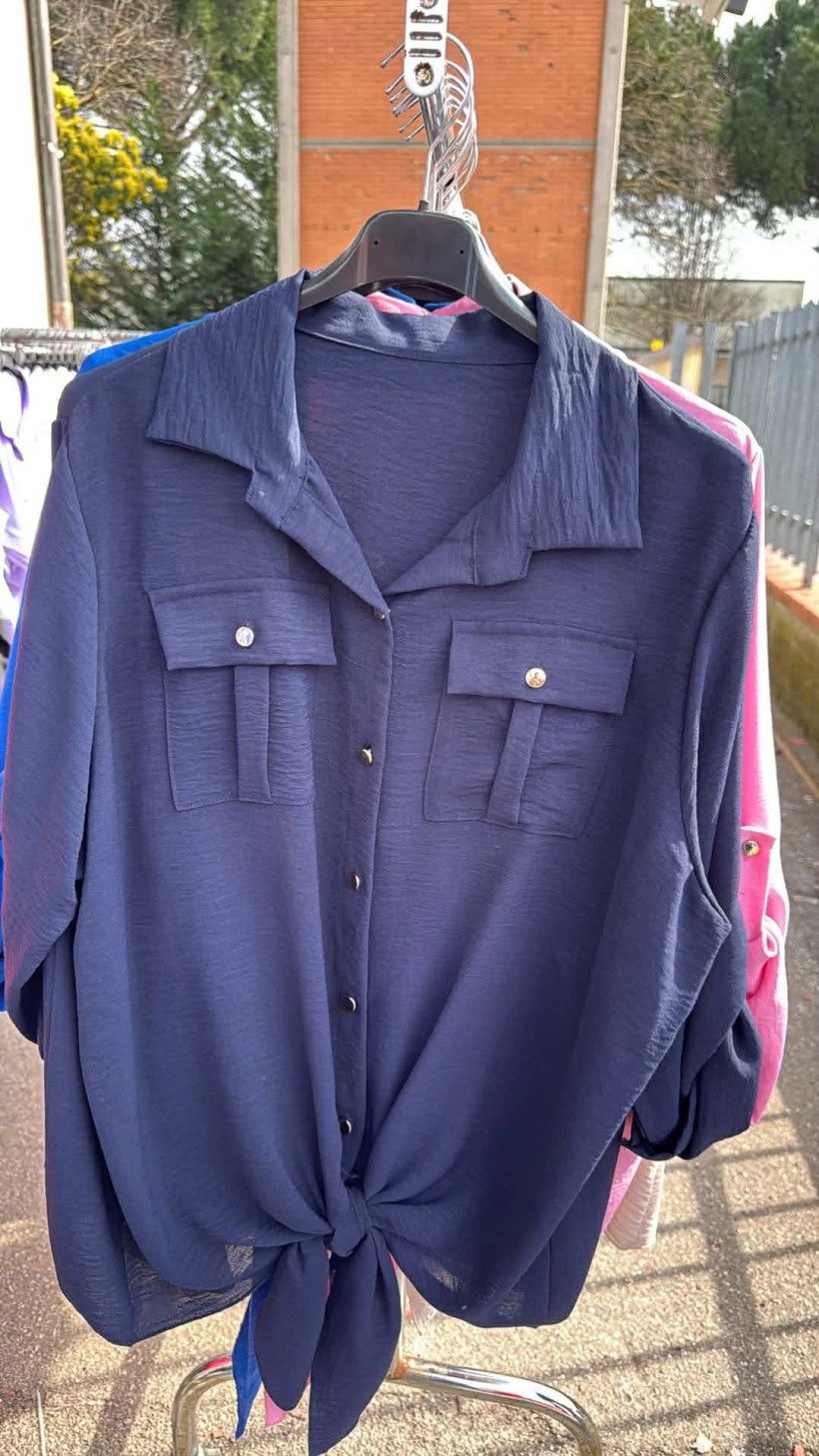 Italia nr 10 - Koszula jednokolorowa z kieszeniami - wiązana - 24365 - granat