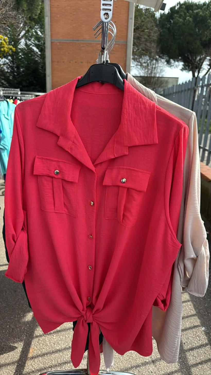 Italia nr 10 - Koszula jednokolorowa z kieszeniami - wiązana - 24365 - koral