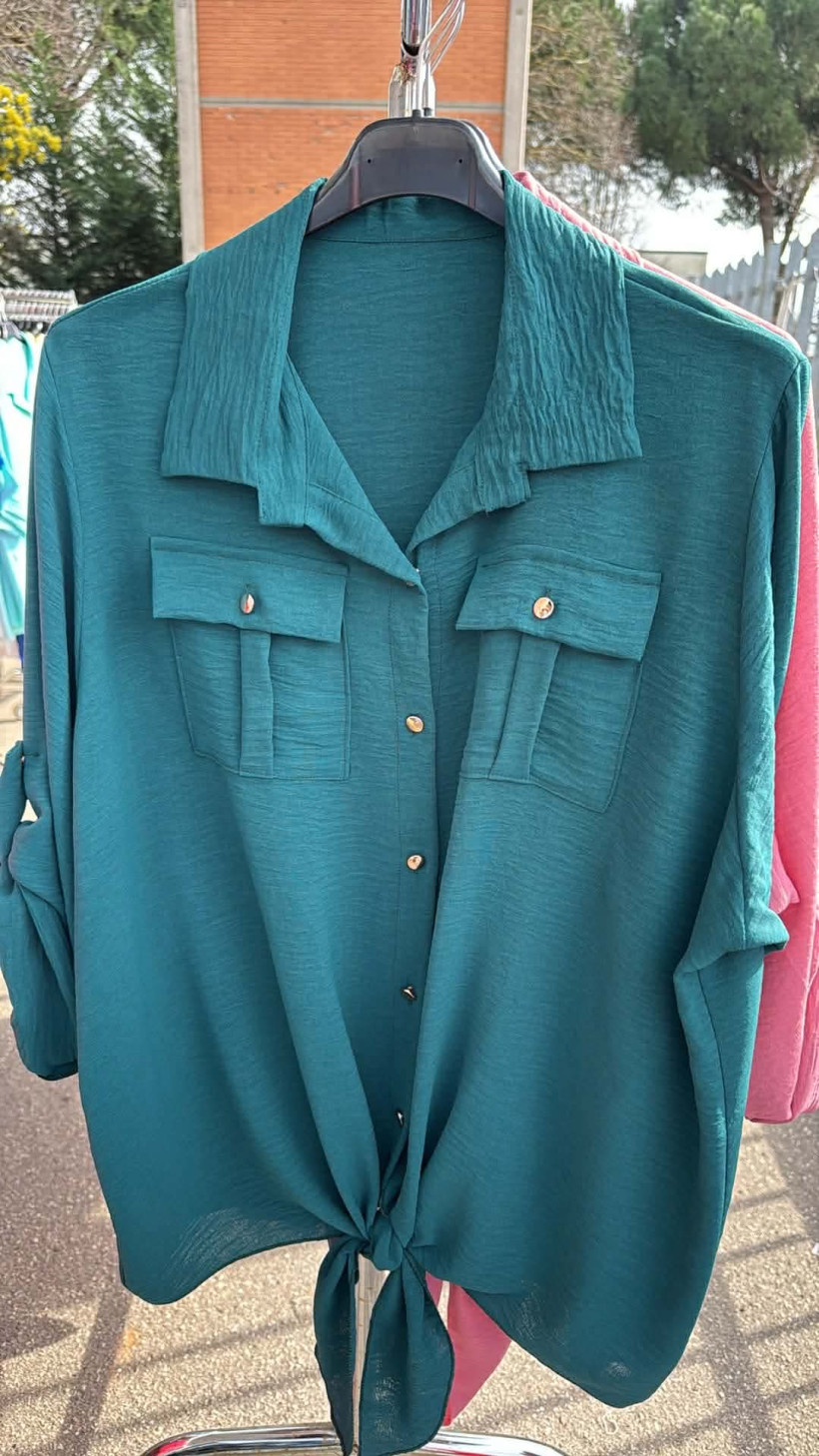 Italia nr 10 - Koszula jednokolorowa z kieszeniami - wiązana - 24365 - zielony butelkowy