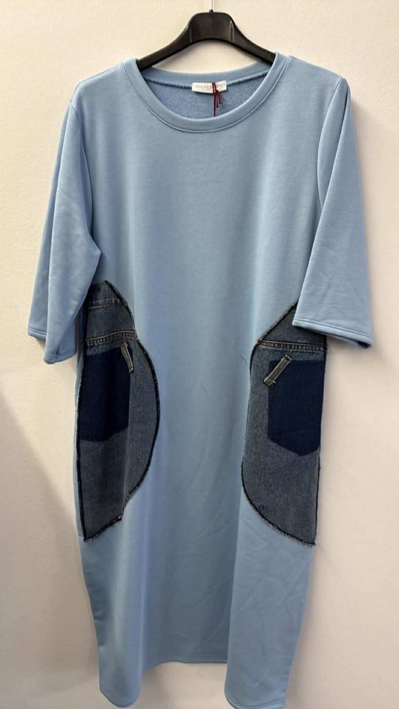 Italia nr 10 - Sukienka jednokolorowa - wstawki z jeansu Acqua&Limone - 9012 - niebieska