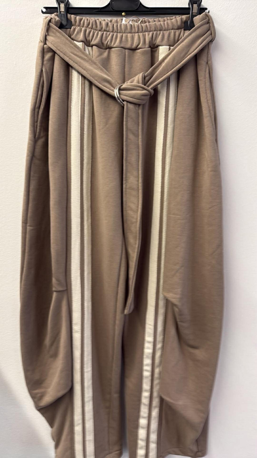 Italia nr 10 - Spodnie jednokolorowe z lampasami Acqua&Limone - 9027 - fango