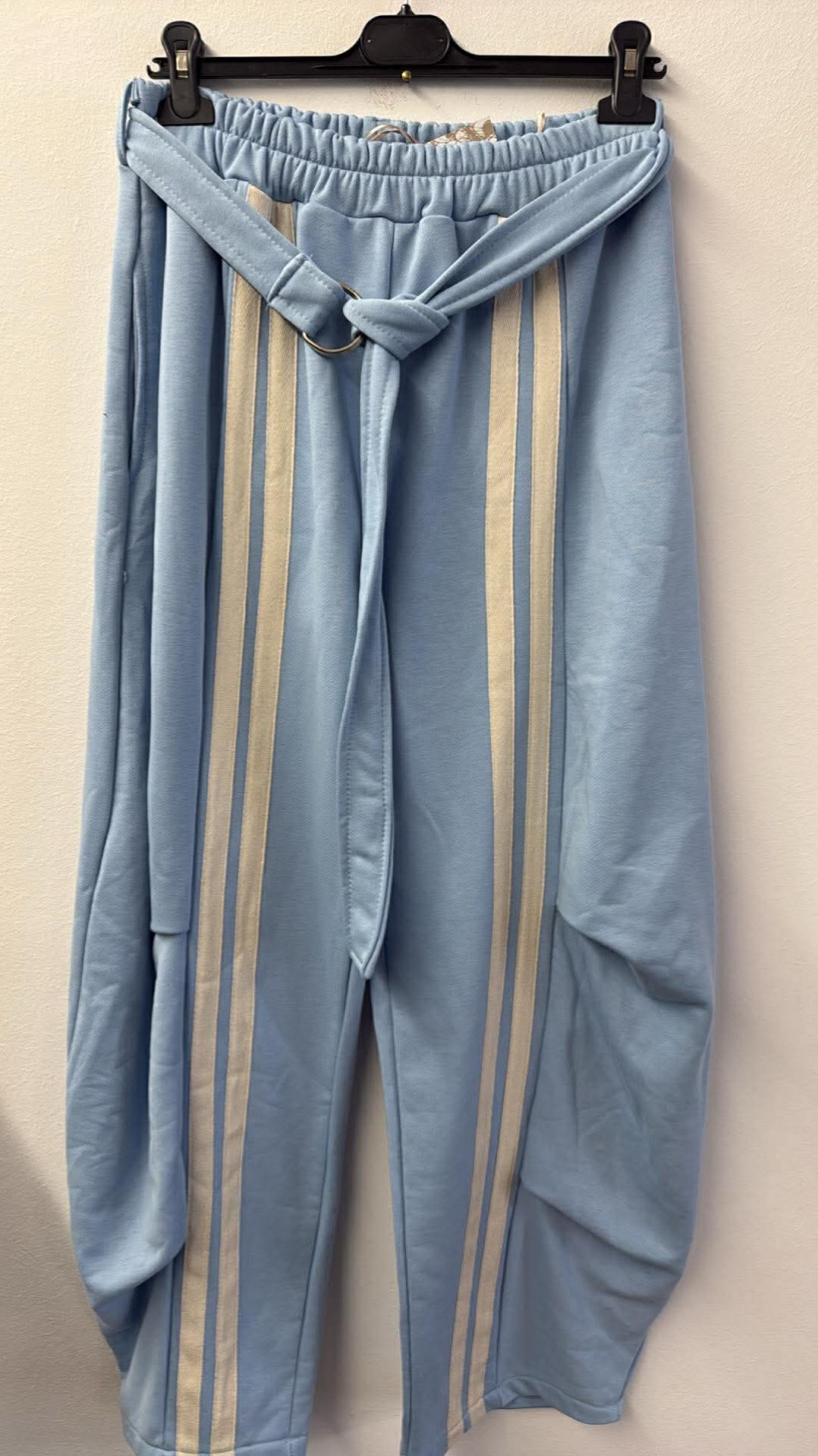 Italia nr 10 - Spodnie jednokolorowe z lampasami Acqua&Limone - 9027 - niebieska