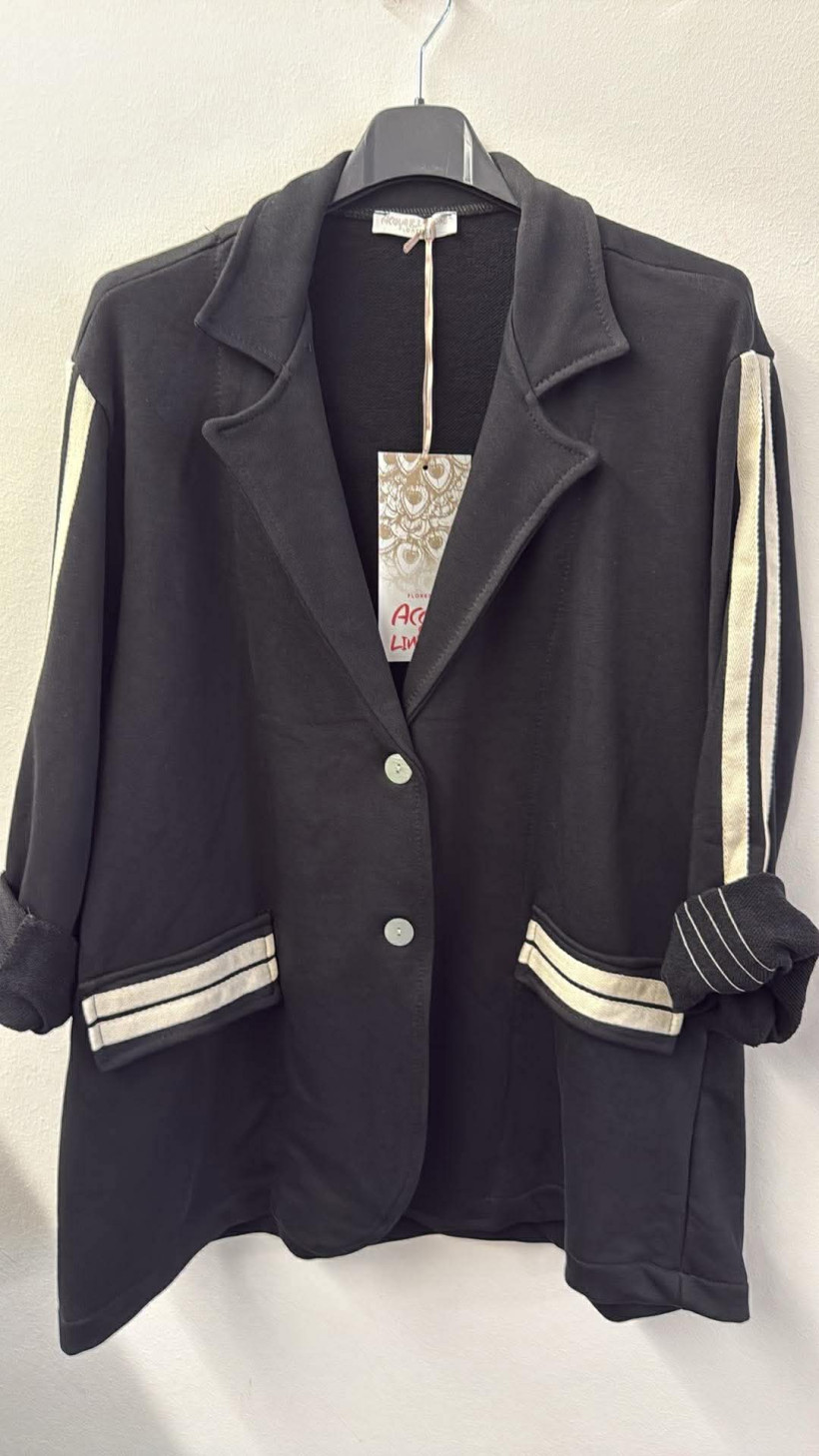 Italia nr 10 -Marynarka jednokolorowa z lampasami  Acqua&Limone - 9035 - czarna