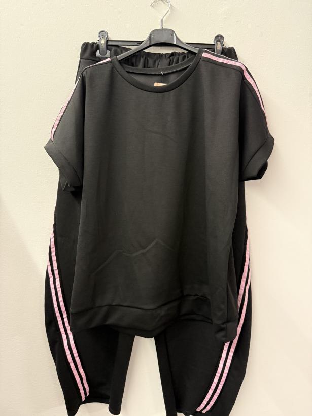 Italia nr. 10 - Komplet bluzka + spodnie jednokolorowe z lampasem  Wł. 5672 // 5271 - czarny