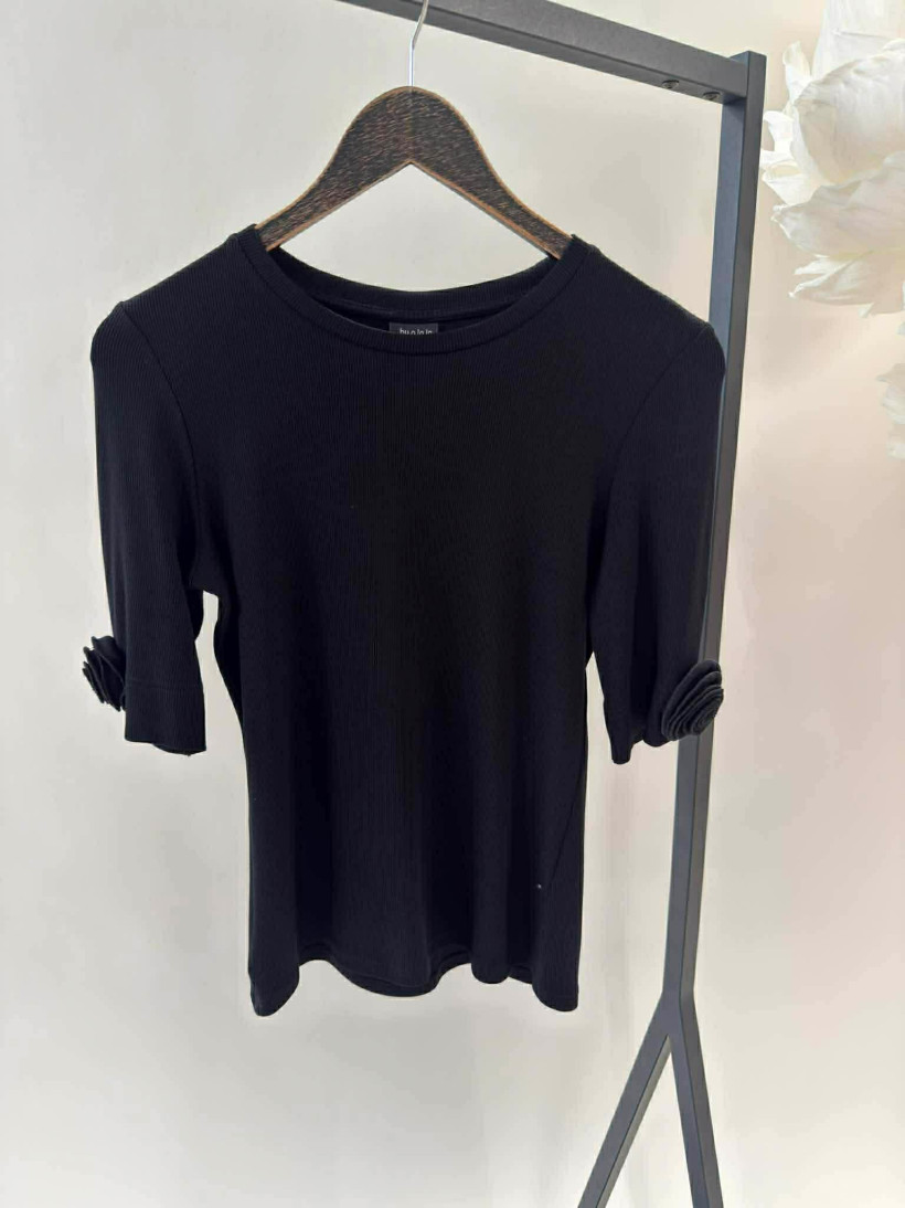 By o la la..! t-shirt z różami na rękawach