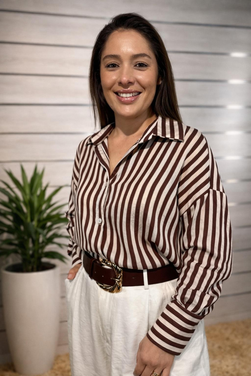 CAMISEIRO AS RISCAS FUNDO BEGE