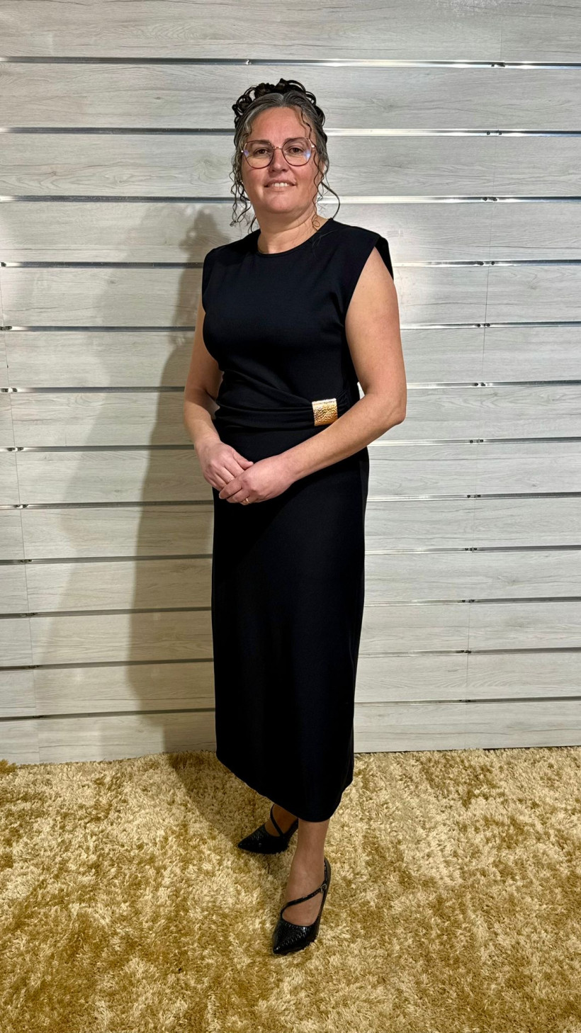 VESTIDO MIDI DRAPEADO LATERAL