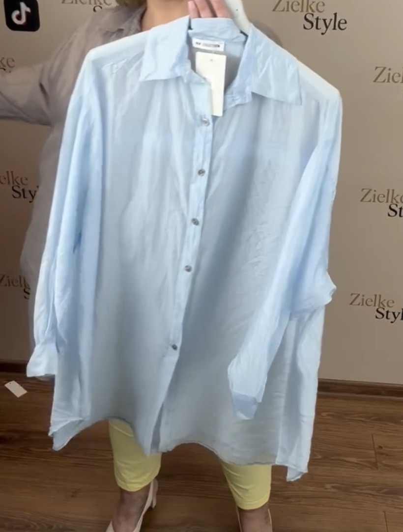 Italia nr 10 - Koszula jednokolorowa dłuższa, mgiełka - 21090 - błękit