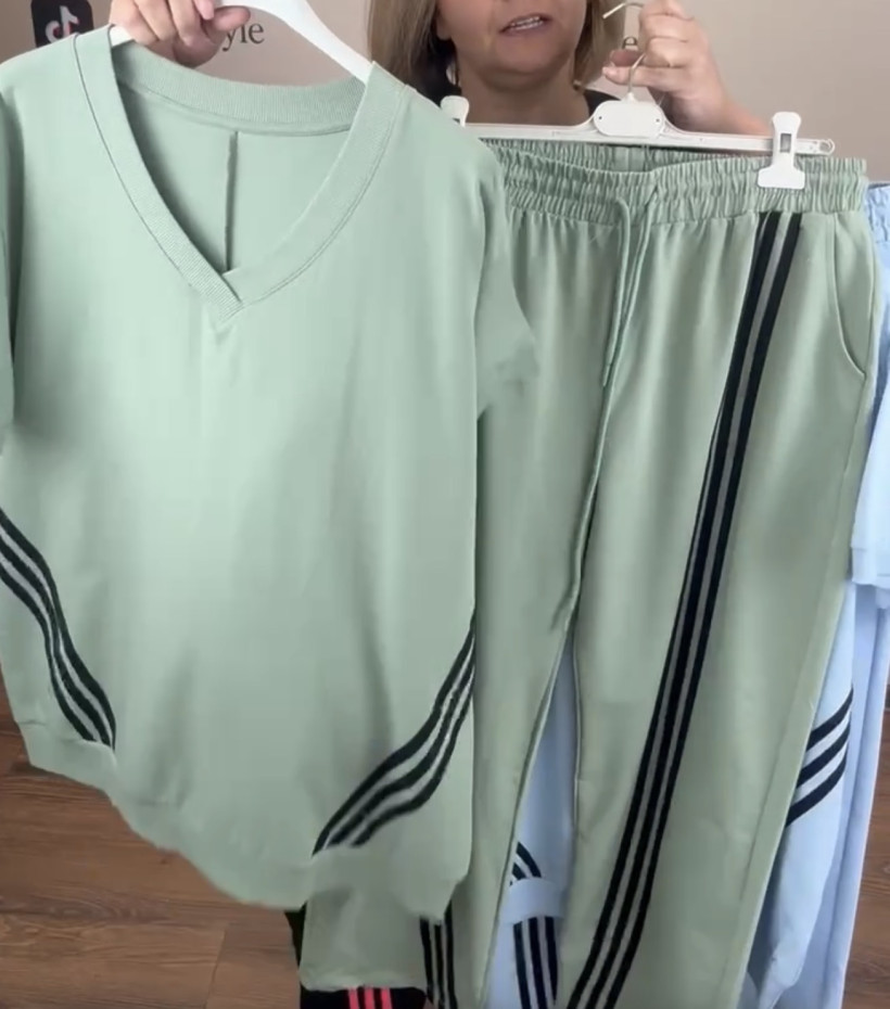 Komplet jednokolorowy bluzka + spodnie szersza nogawka , lampasy, ww - 945 - mięta