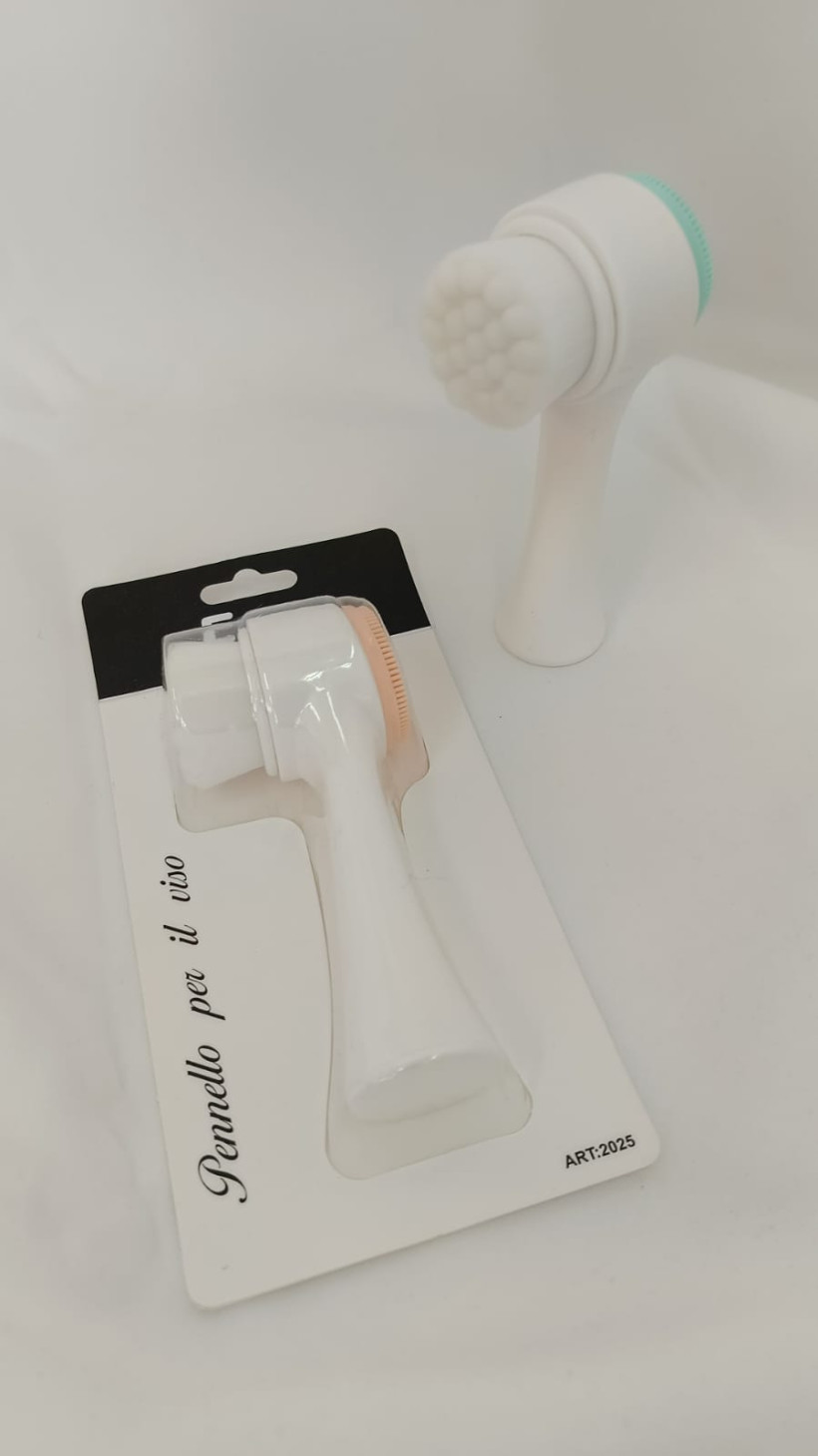 Szczoteczka 2w1 do mycia twarzy.