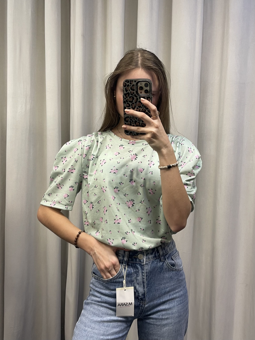 Bluzka w kwiaty na krótki rękaw 