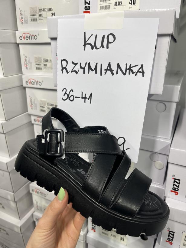 RZYMIANKA but jezzi 25sd18-8716 black czarny sandał na klinie rzymianka
