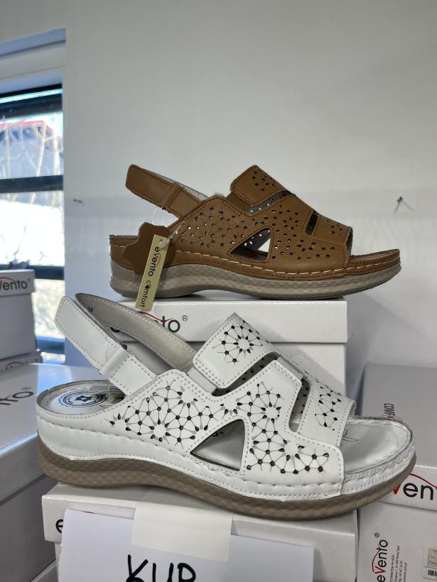 WYGODNY but evento 25sd17-8365 sandał na klinie z gumkami 2 kolory