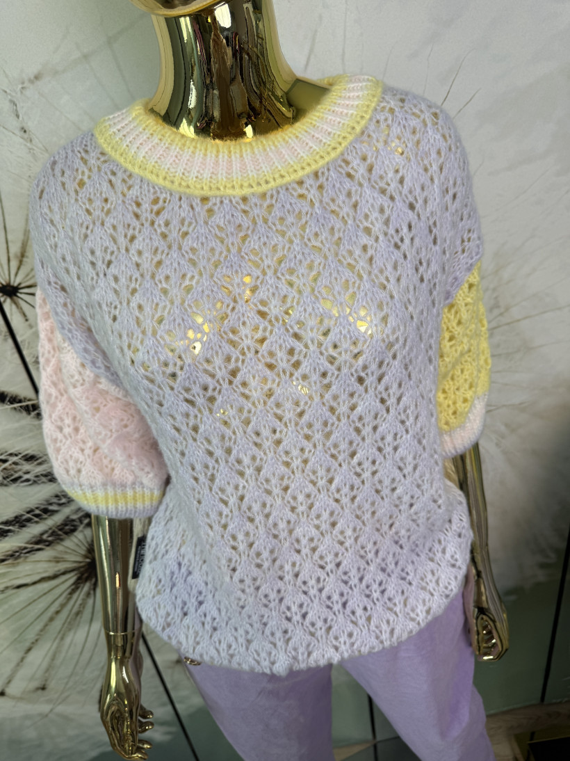 Sweterek o splocie muszelkowym z baby alpaki Minouu