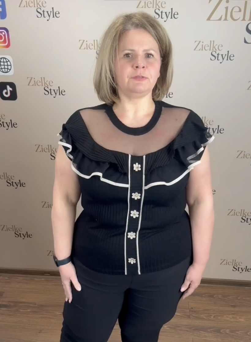 Bluzka jednokolorowa szeroki prążek, permanentny dekolt, pas z kwiatami z przodu, coca - 1962 - czarna