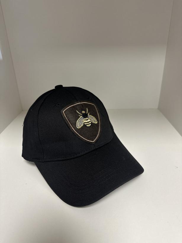 mucha-czapka z daszkiem