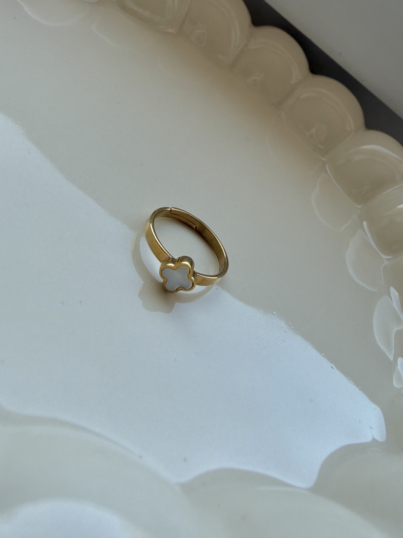 H* Pierścionek CLOVER perła