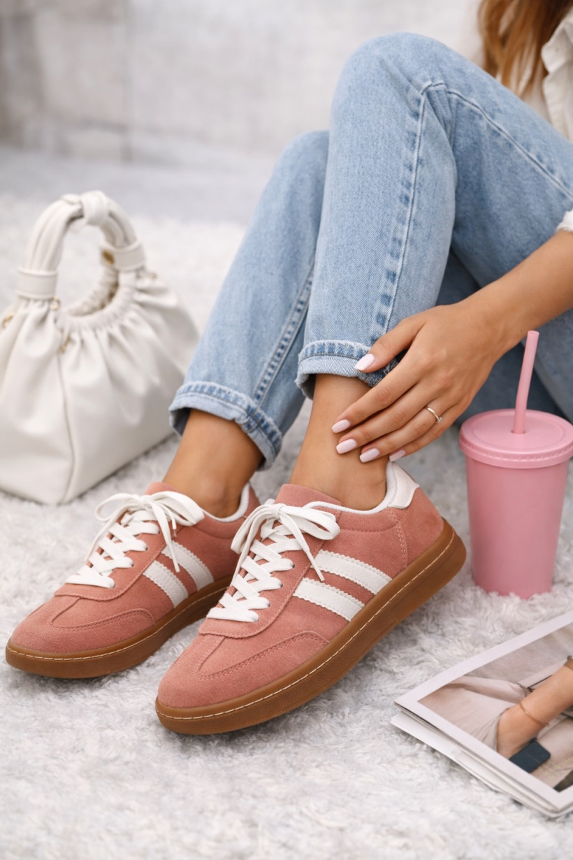 Buty różowe z paskami snickers