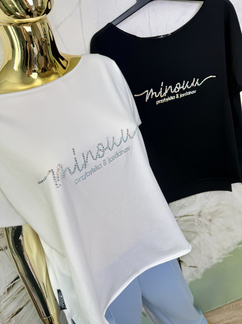 Bluzeczka Agnes (krótki rękaw) z cyrkoniowym napisem Minouu