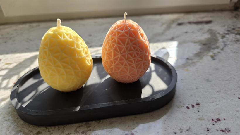 Jajo wzór trójkąty świeca sojowa , świeta wielkanocne 