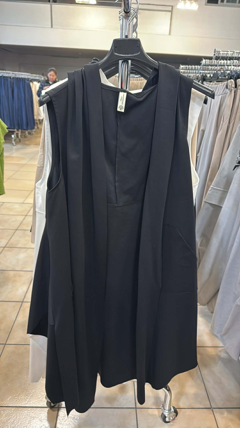 Italia nr 11 - Kamizelka jednokolorowa - 26109 - czarna