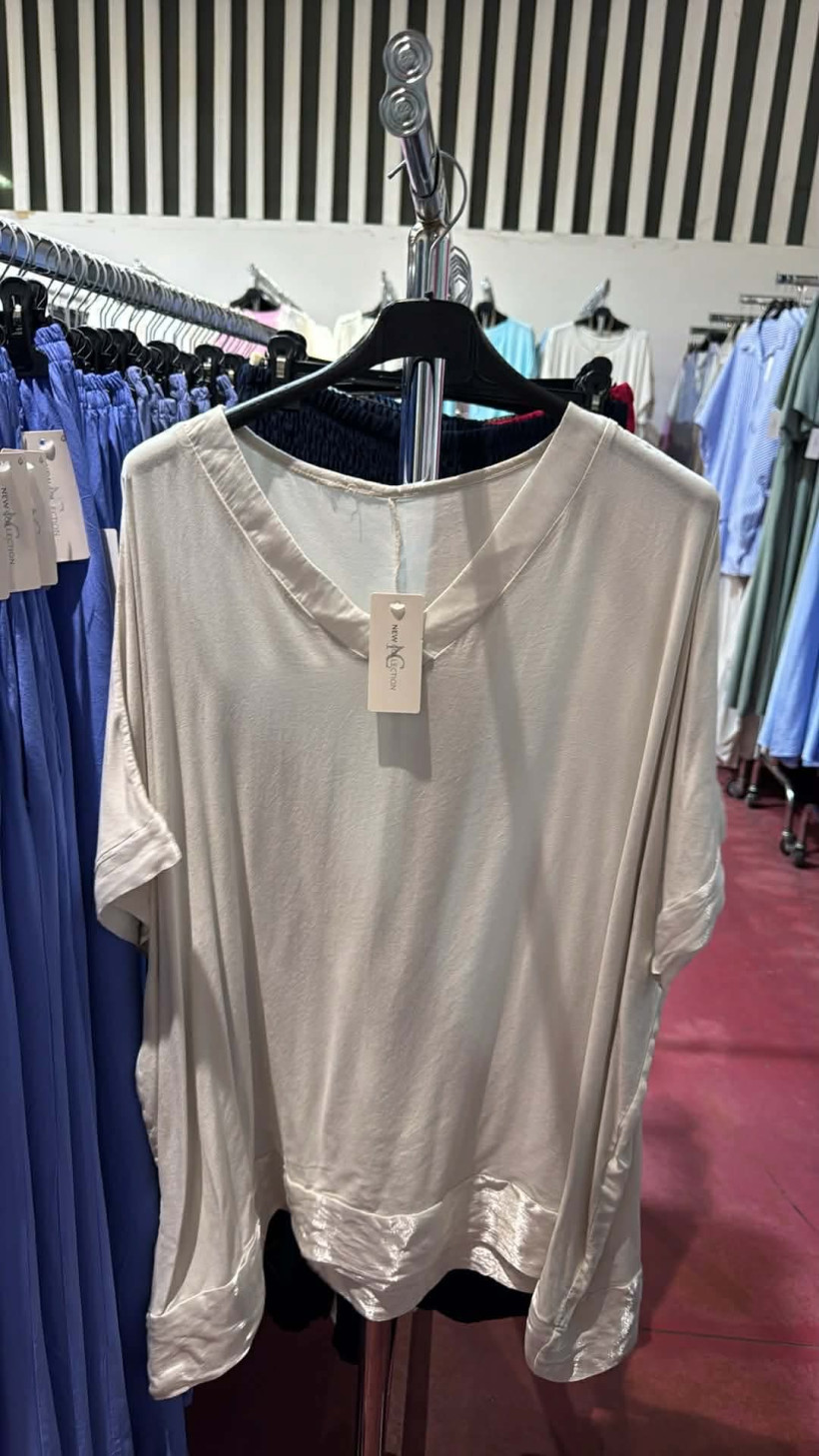 Italia nr.11 - Tunika jednokolorowa w serek - atłasowe wykończenia - 21411 - biały