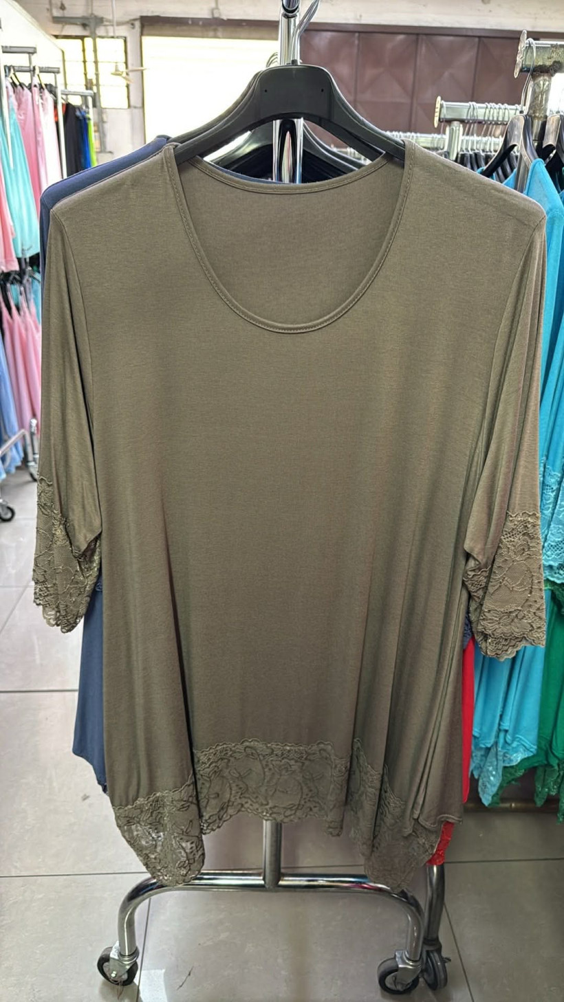 Italia nr.11 - Tunika jednokolorowa z koronką - 15556 - fango