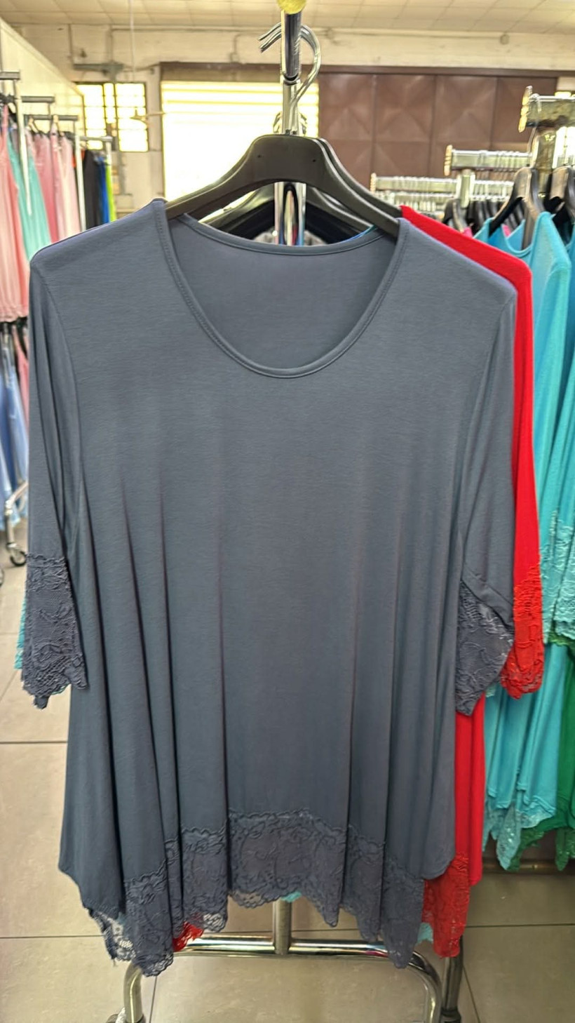 Italia nr.11 - Tunika jednokolorowa z koronką - 15556 - jeans