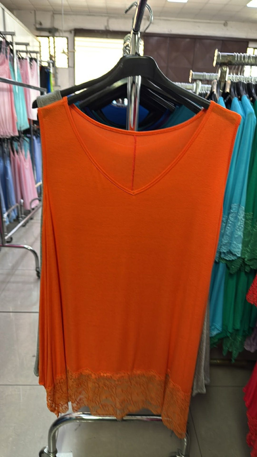 Italia nr.11 - Tunika jednokolorowa na ramiączkach z koronką - 2146 - pomarańcz