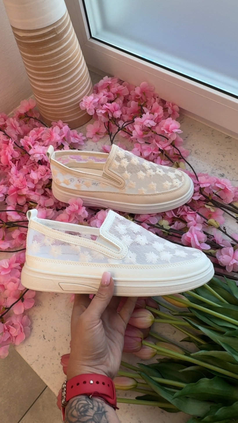 Mokasyny siateczka z kwiatuszkami 14548