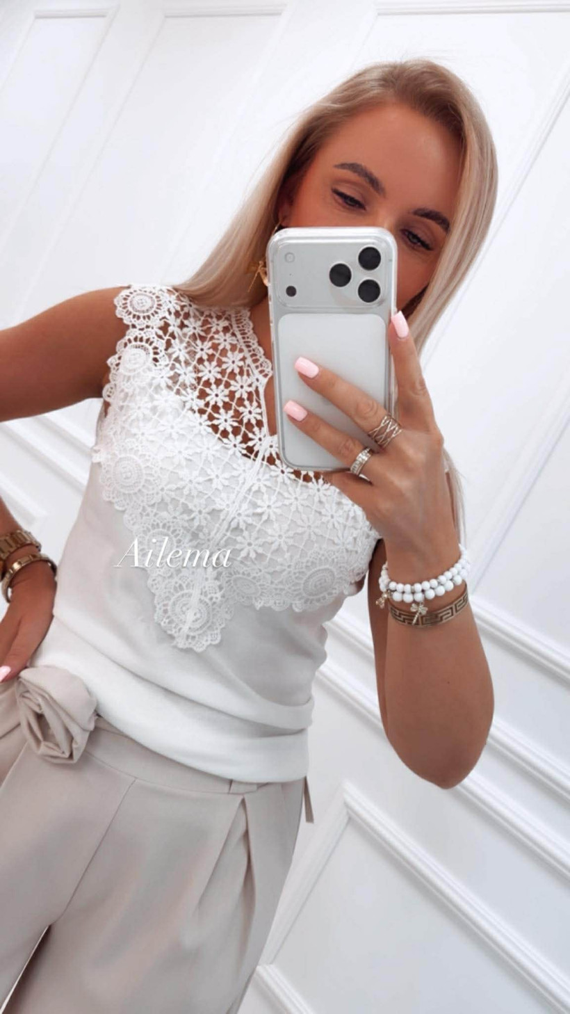 Bluzka Hostar K265 haftowany koronkowy dekolt 