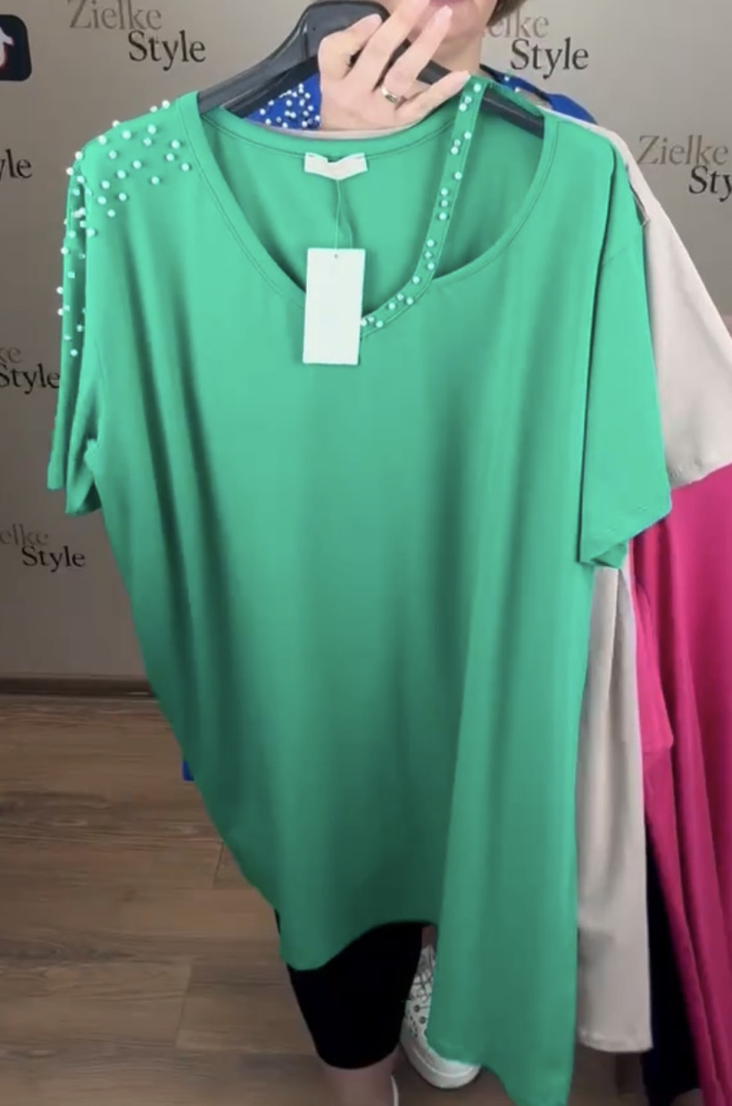 Sukienka/Tunika w serek jednokolorowa, perełki przy dekoldzie i na ramieniu, ww - 3283 - zielona